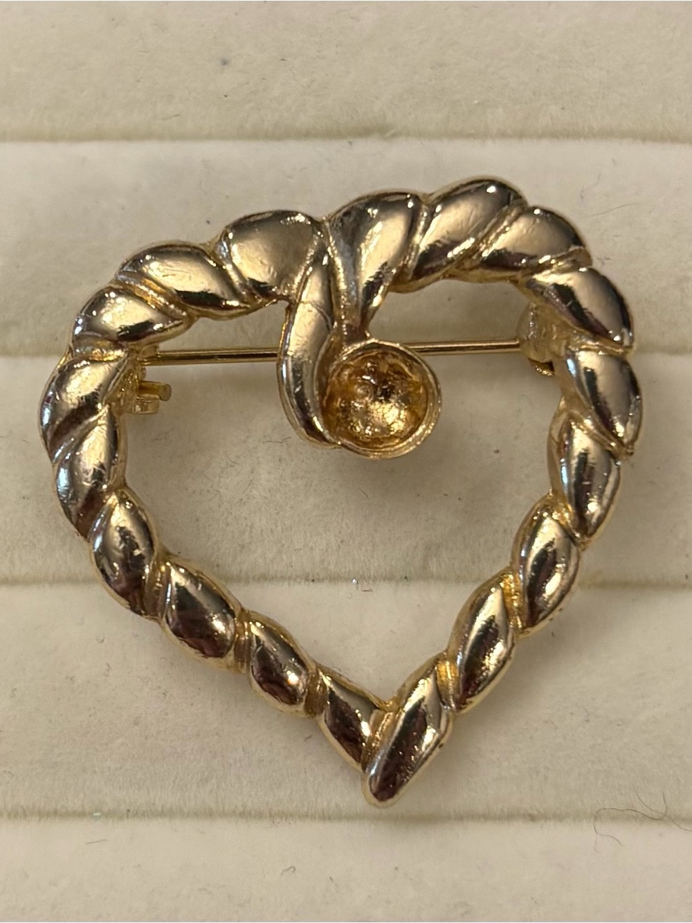 Twisted Heart Brooch Pin Gold Tone Missing Stone‎ Simplistic Minimalist